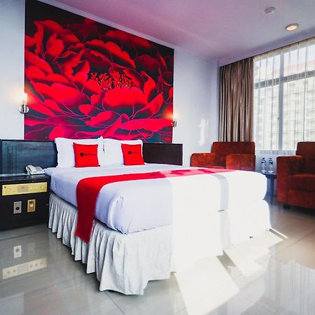 Reddoorz Plus Near Mall Ratu Indah 2 Hotel Makassar Exterior photo