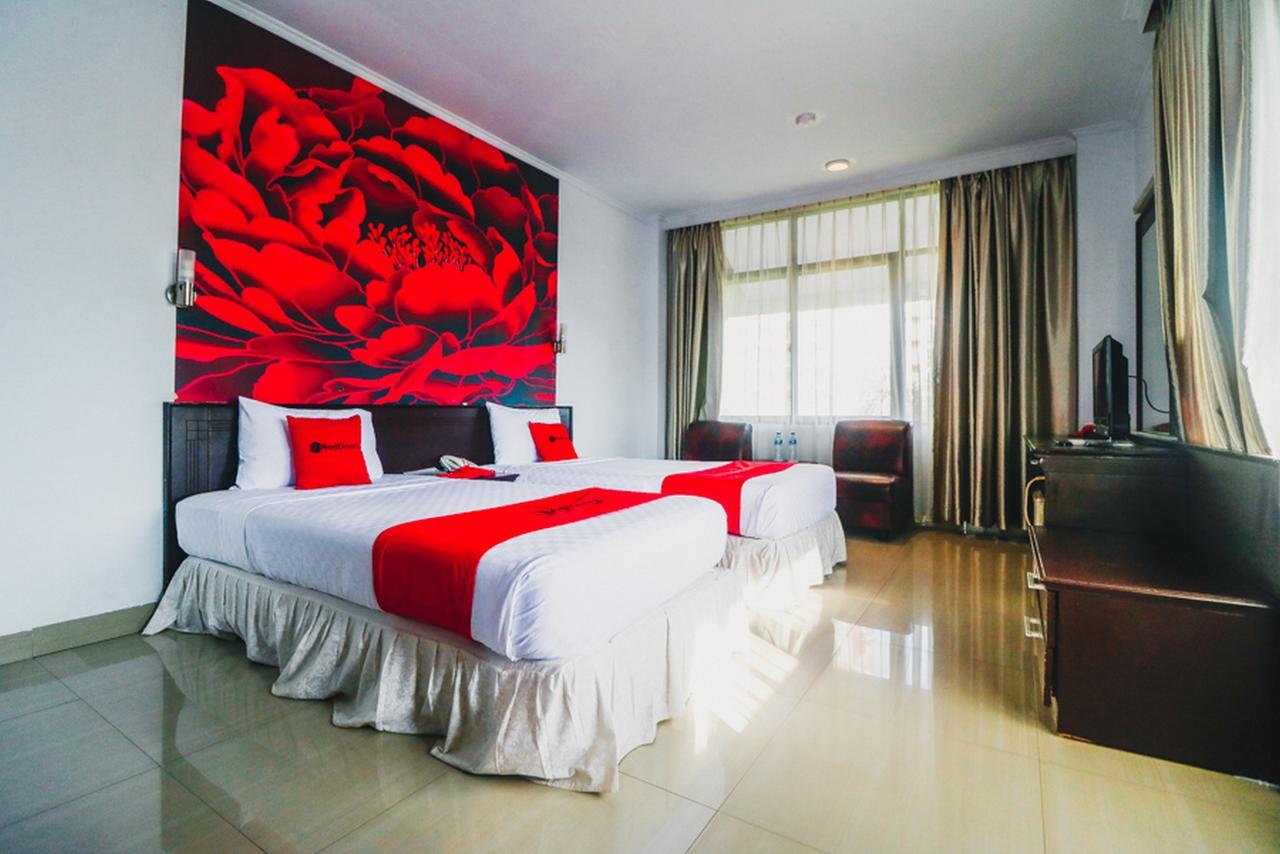 Reddoorz Plus Near Mall Ratu Indah 2 Hotel Makassar Exterior photo